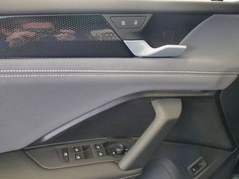 New 2026 Volkswagen Tiguan SE image 28