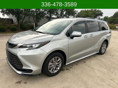 Used 2025 Toyota Sienna LE w/ LE Plus Package