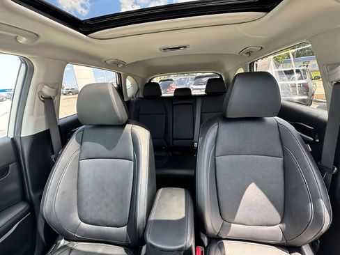 Used 2024 Kia Seltos EX AWD/4WD image 19