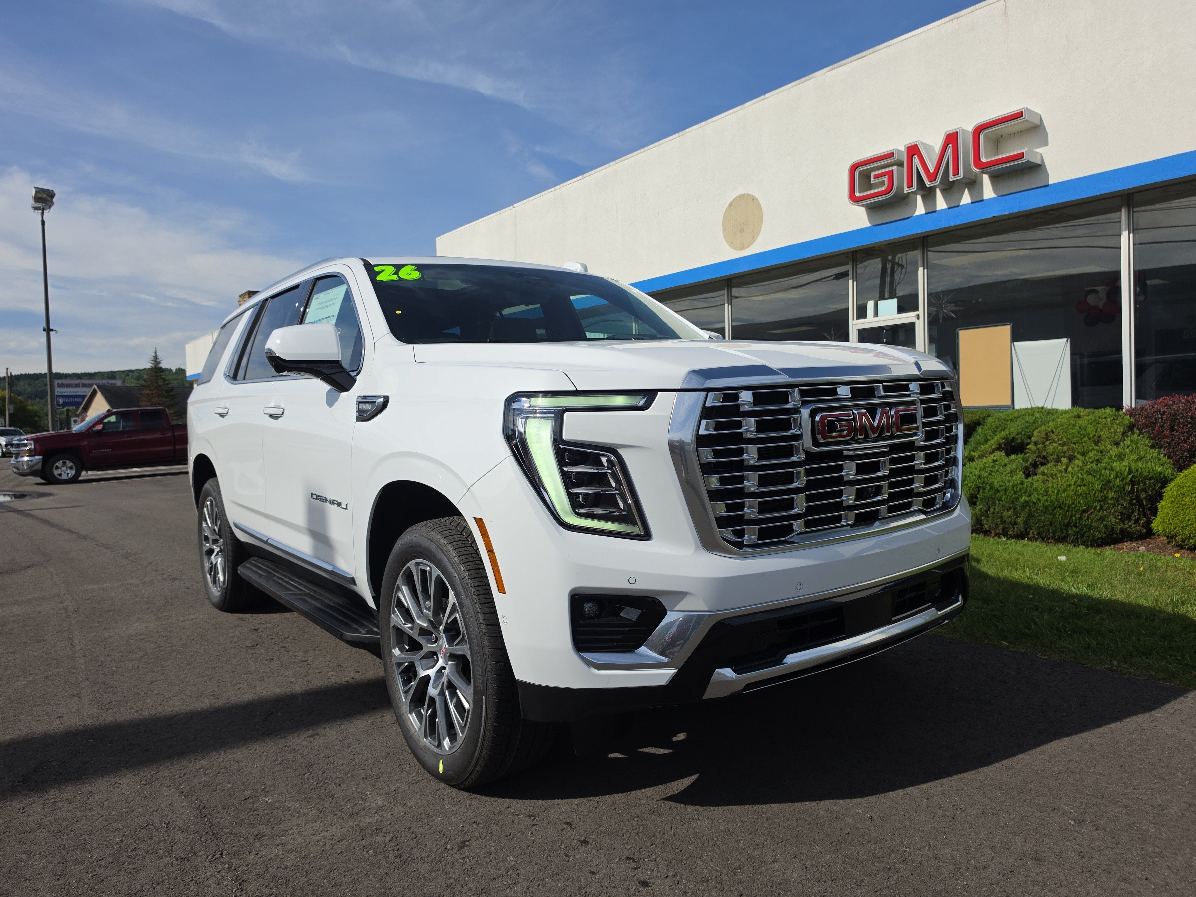 New 2026 GMC Yukon Denali w/ Advanced Technology Package AWD/4WD image 1