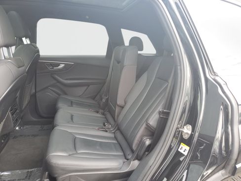 Used 2022 Audi Q7 2.0T Premium w/ Convenience Package AWD/4WD image 13