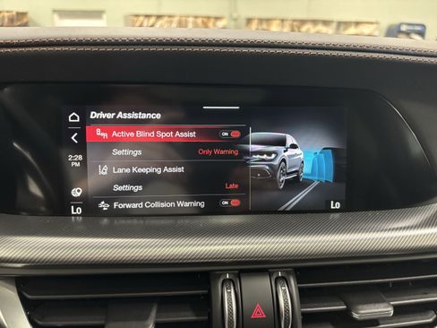 New 2025 Alfa Romeo Stelvio Sprint image 17