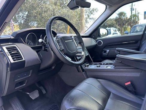 Used 2018 Land Rover Discovery SE image 15