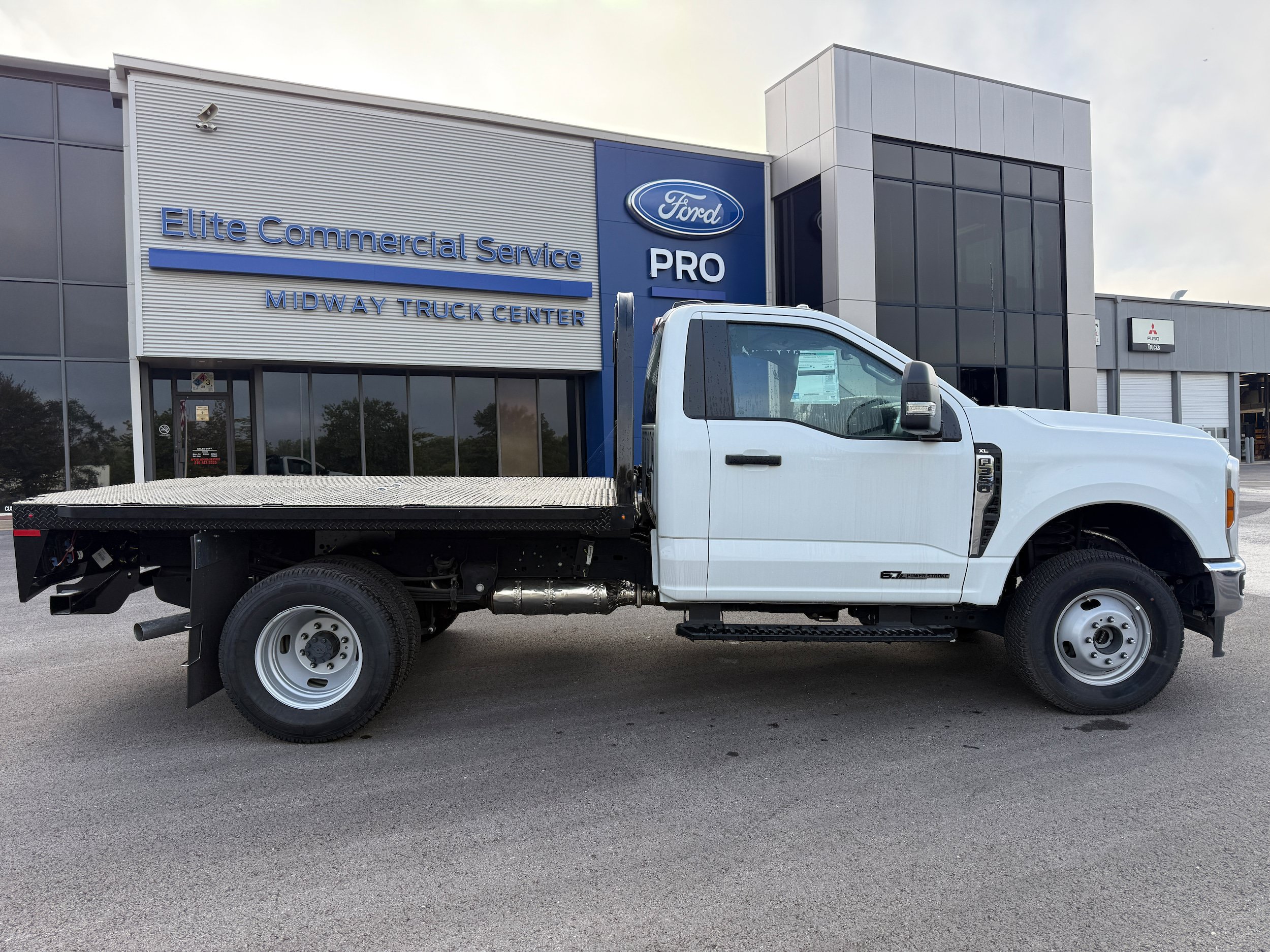 New 2025 Ford F350 4x4 Regular Cab DRW Super Duty image 10