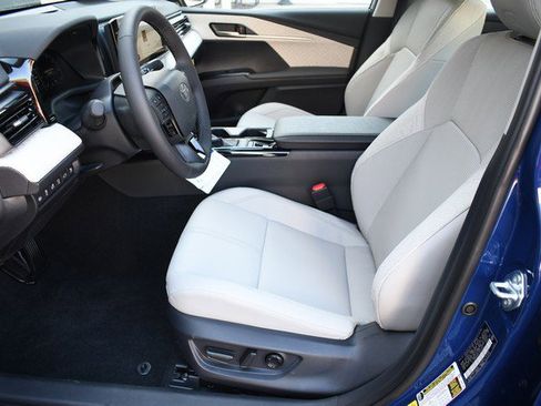 New 2026 Toyota Camry XLE image 7