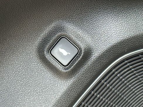 Used 2023 Acura MDX SH-AWD image 22