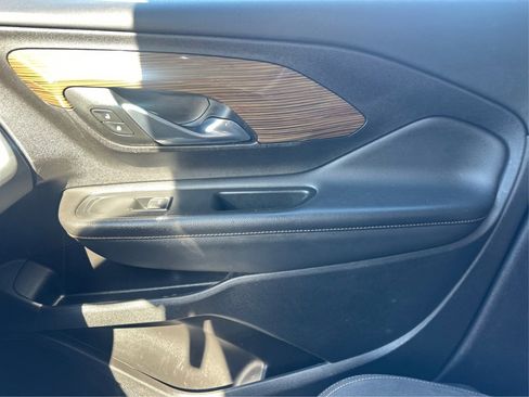 Used 2018 GMC Terrain SLE image 30
