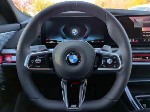 Certified 2025 BMW 760i xDrive w/ Executive Package image 18