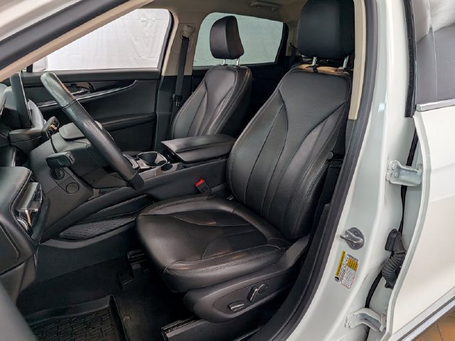 Used 2022 Lincoln Nautilus AWD w/ Premium Package image 14