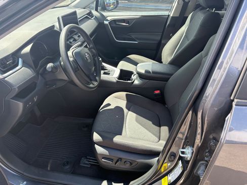 Used 2023 Toyota RAV4 XLE AWD/4WD image 3