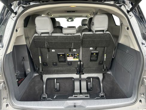 Used 2024 Toyota Sienna XLE image 29