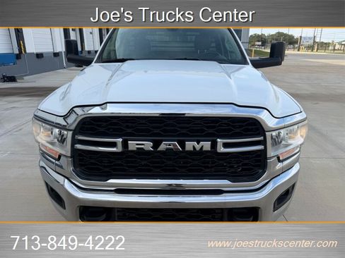 Used 2020 RAM 3500 Tradesman w/ Chrome Appearance Group RWD image 29