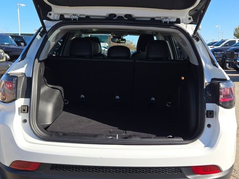 Used 2022 Jeep Compass Latitude w/ Sun and Sound Group image 17