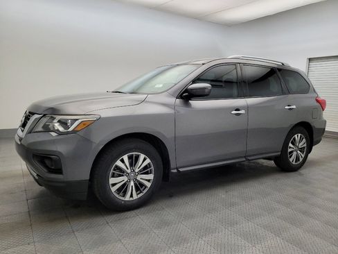 Used 2020 Nissan Pathfinder S image 2