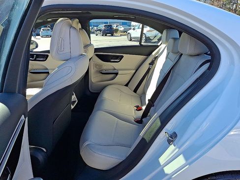 Used 2025 Mercedes-Benz C 300 4MATIC Sedan image 11