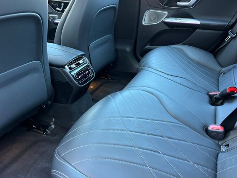 Used 2023 Mercedes-Benz EQE 500 4MATIC Sedan image 31