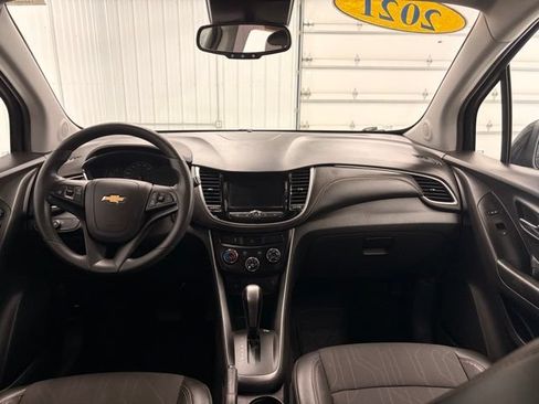 Used 2021 Chevrolet Trax LT AWD/4WD image 13