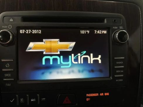 Used 2016 Chevrolet Traverse LT w/ Style and Technology Package FWD image 14