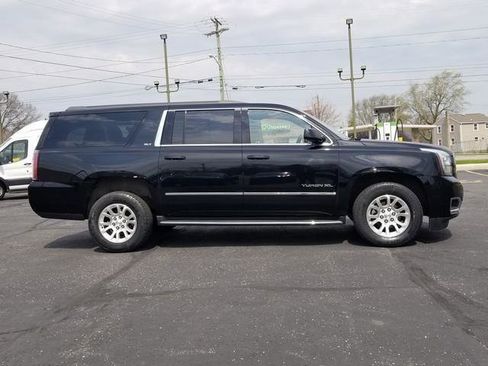 Used 2018 GMC Yukon XL SLT AWD/4WD image 4