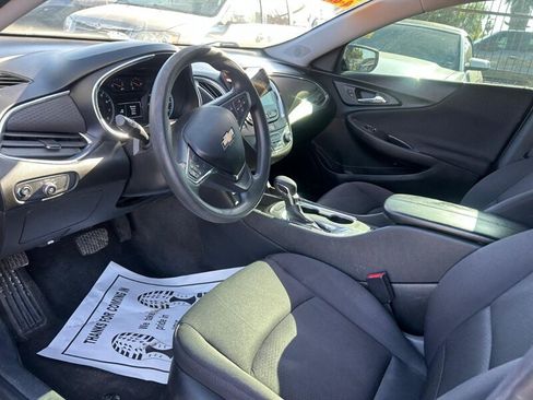 Used 2021 Chevrolet Malibu LT FWD image 17
