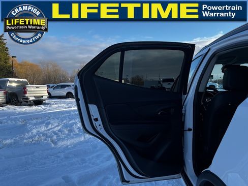 Certified 2022 Buick Encore Preferred w/ Safety Package image 27