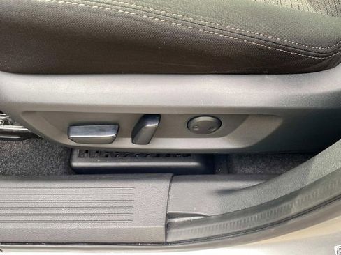 Used 2022 Nissan Rogue SV image 14