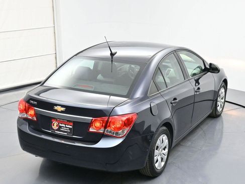 Used 2014 Chevrolet Cruze LS image 29