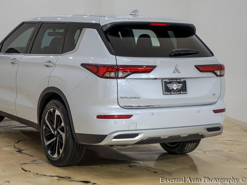Used 2023 Mitsubishi Outlander SE FWD image 9
