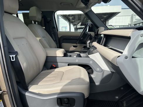 Used 2020 Land Rover Defender 110 HSE image 27