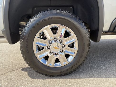 Used 2026 Chevrolet Silverado 2500 High Country w/ High Country Premium Package AWD/4WD image 21