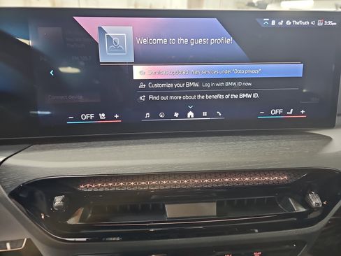 New 2026 BMW 330i Sedan w/ M Sport Package image 21