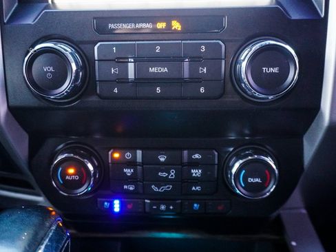 Used 2019 Ford F150 Lariat w/ Trailer Tow Package image 23