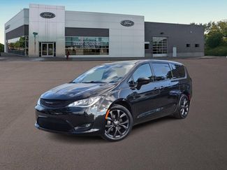 Used 2019 Chrysler Pacifica Touring Plus w/ S Appearance Package FWD 360° Tour