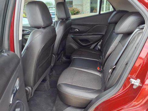 Used 2021 Buick Encore Preferred w/ Safety Package II image 22