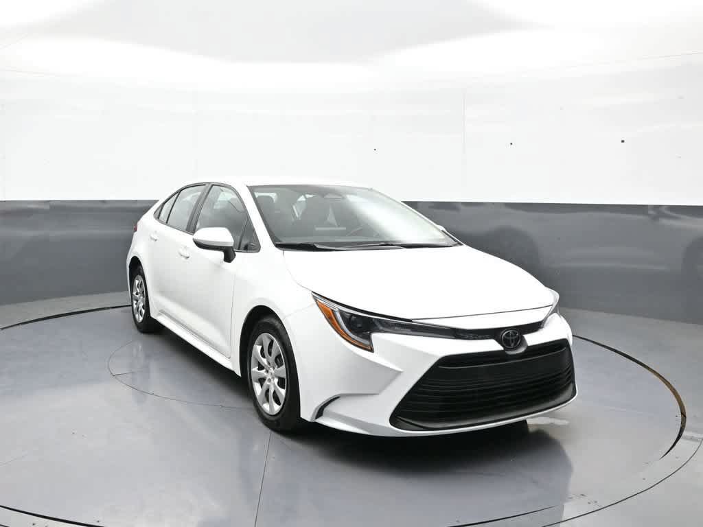 Used 2026 Toyota Corolla LE FWD image 2