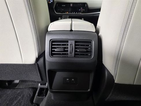 Used 2023 Nissan Rogue SL AWD/4WD image 43