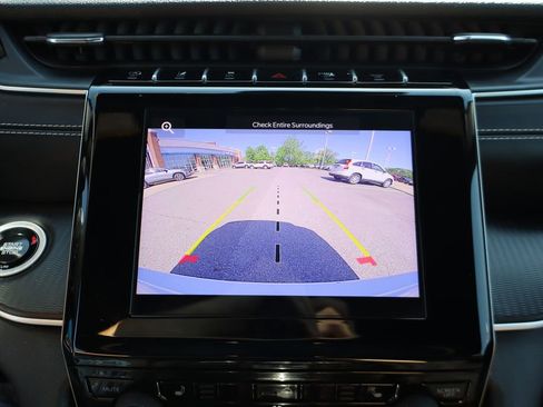 Used 2024 Jeep Grand Cherokee Altitude AWD/4WD image 20
