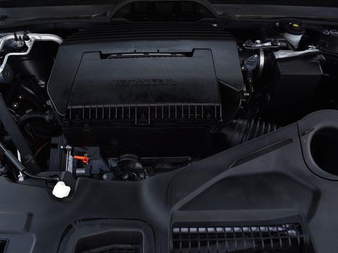 Certified 2025 Honda Pilot Touring image 31