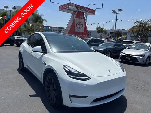 Used 2024 Tesla Model Y Performance AWD/4WD image 1