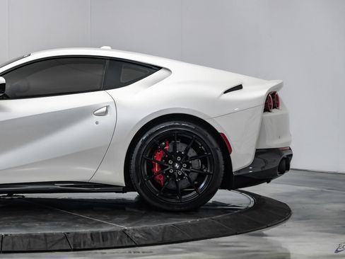 Used 2019 Ferrari 812 Superfast RWD image 11