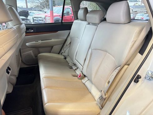 Used 2014 Subaru Outback 2.5i Limited w/ Moonroof Package image 19