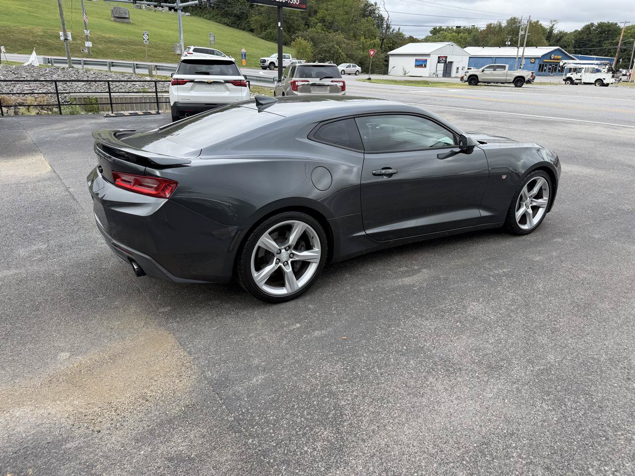 Used 2018 Chevrolet Camaro SS RWD image 5