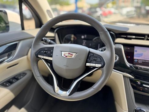 Used 2023 Cadillac XT6 Premium Luxury w/ LPO, Floor Liner Package AWD/4WD image 21