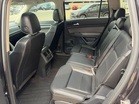 Used 2021 Volkswagen Atlas SE image 12