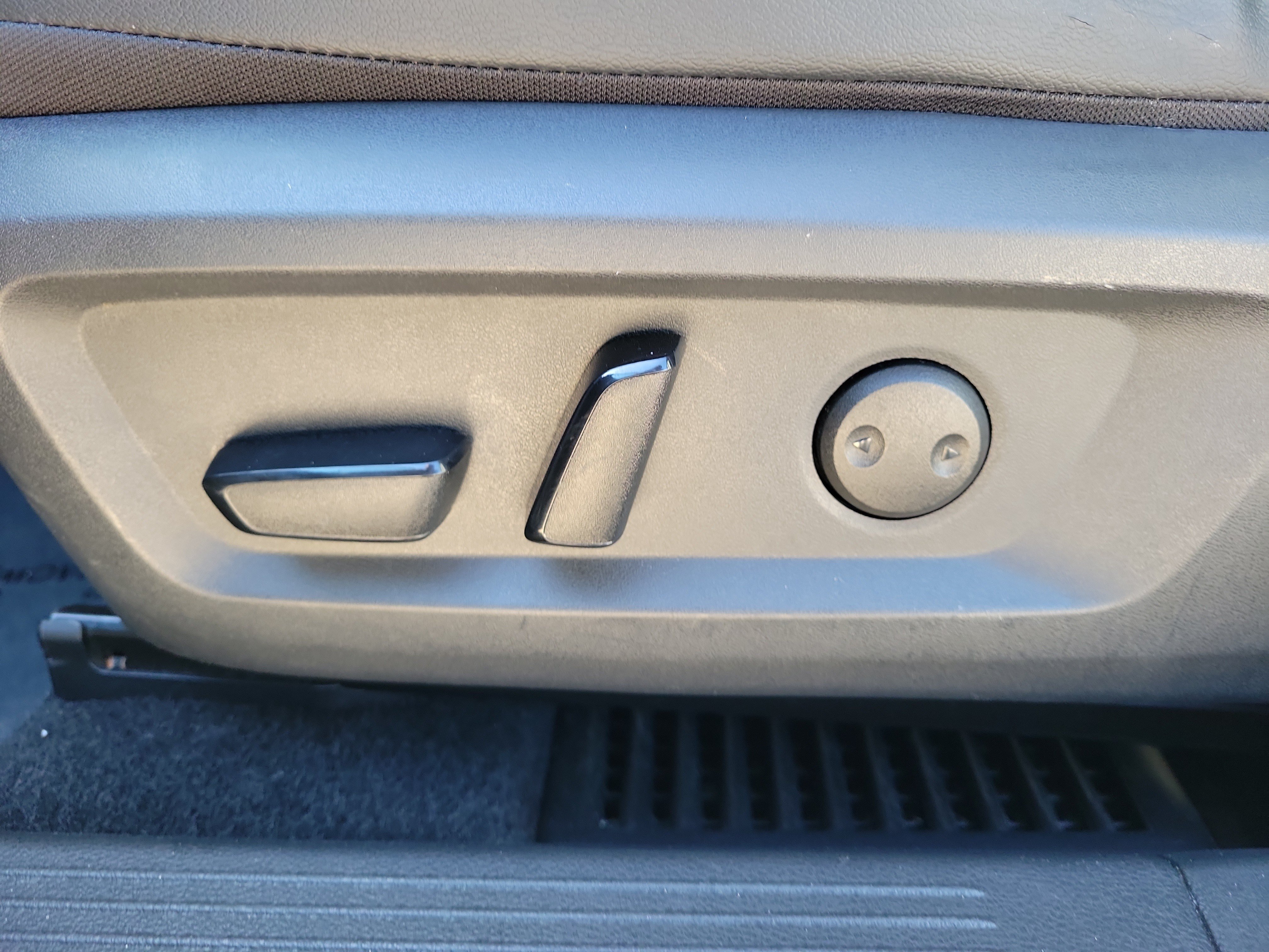 Certified 2021 Nissan Rogue SL w/ Premium Package FWD image 17