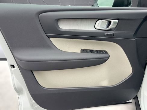 New 2026 Volvo XC40 B5 Plus w/ Climate Package image 19