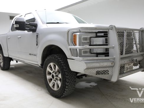 Used 2018 Ford F250 Platinum image 6