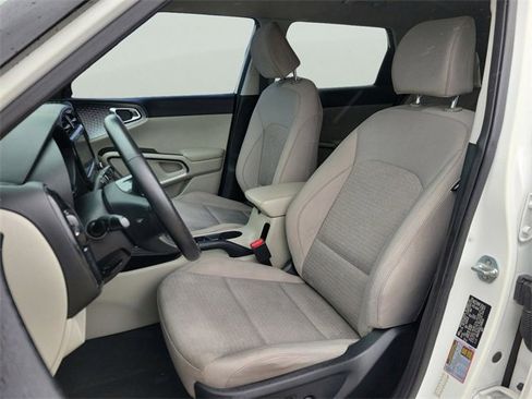 Used 2020 Kia Soul EX image 12