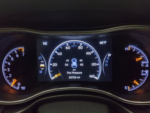 Used 2021 Jeep Grand Cherokee Limited image 23