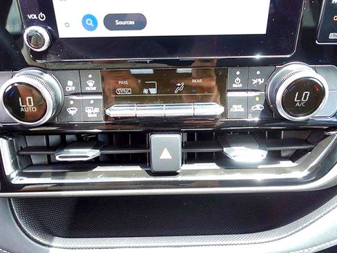 Certified 2025 Toyota Highlander LE AWD/4WD image 21